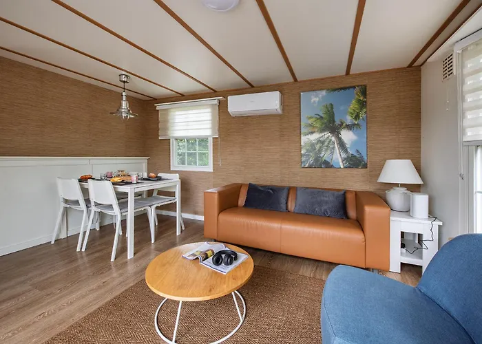 87, Gelegen In Het Rustige & Bosrijke Oisterwijk! Chalet *