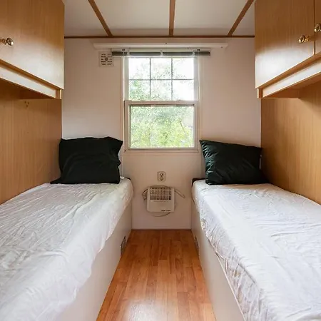 87, Gelegen In Het Rustige & Bosrijke Oisterwijk! Chalet *